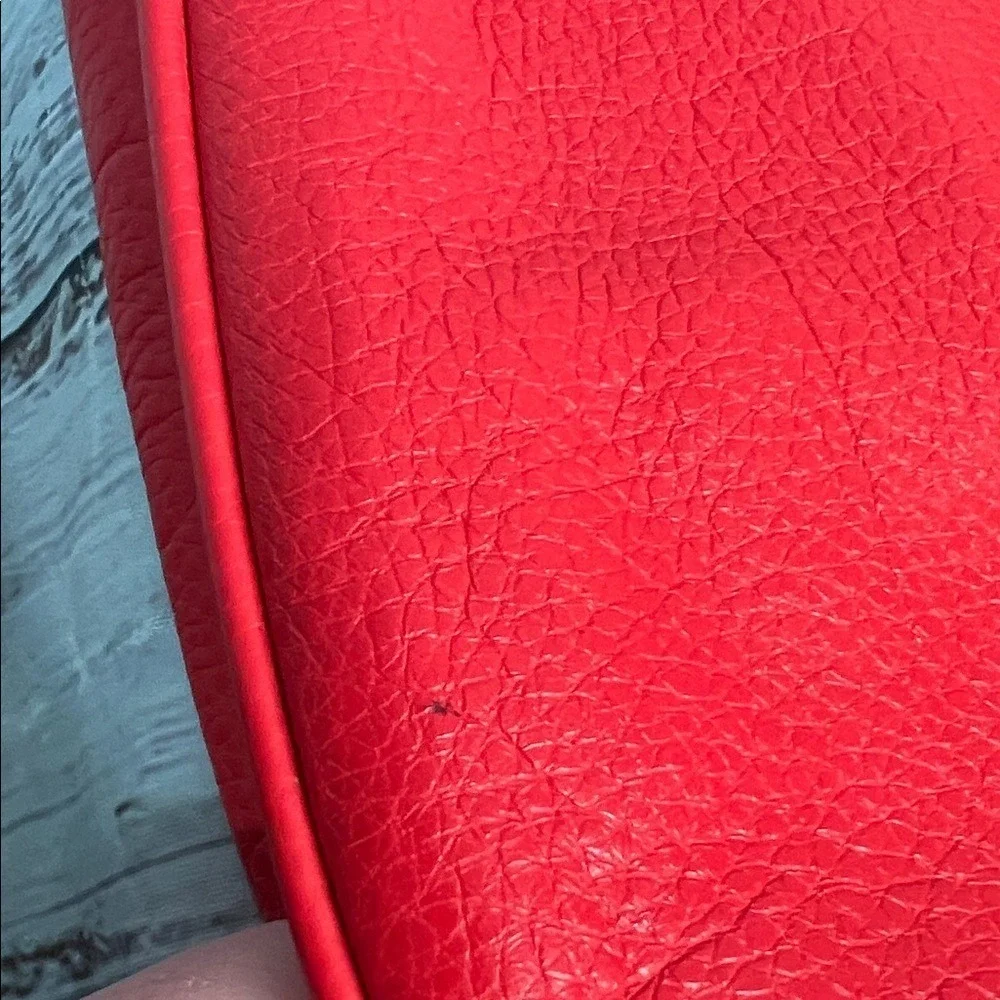 Talbots Soft Pebbled Leather Hobo Bag Red‎ Buckle Strap